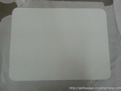 硅膠桌墊 環(huán)保與美學(xué)并存的餐桌新寵，家用餐墊熱銷背后的品質(zhì)革命